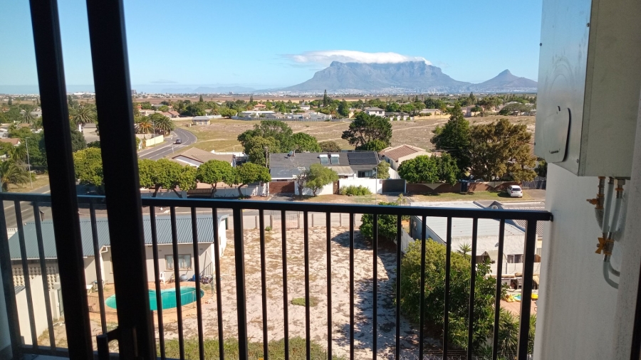 2 Bedroom Property for Sale in Table View Western Cape